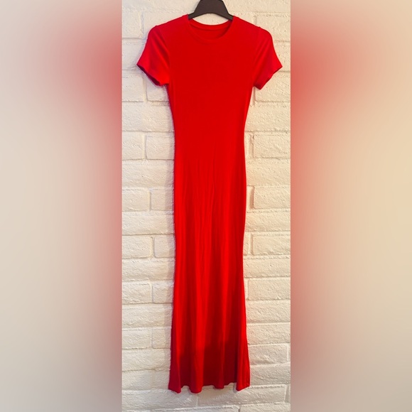 ReoRia Dresses & Skirts - Reforia Red Ribbed Bodycon Maxi Dress Short Sleeve Size L